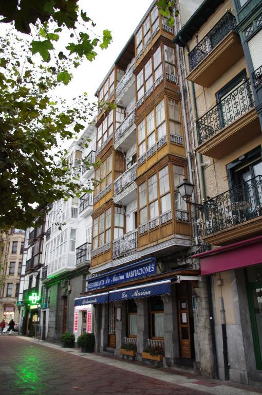 Pension "La Marina" Castro Urdiales Eksteriør billede