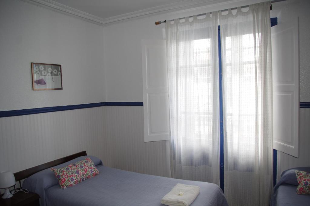 Pension "La Marina" Castro Urdiales Eksteriør billede