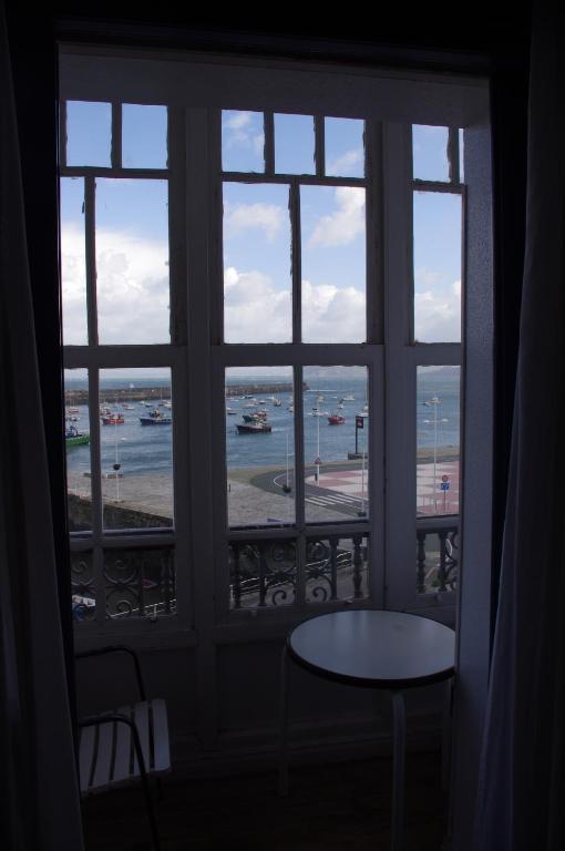 Pension "La Marina" Castro Urdiales Eksteriør billede